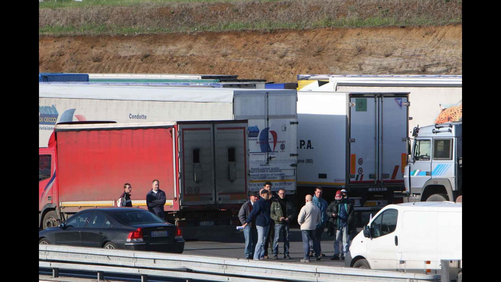 Italia in tilt, Tir bloccano le strade