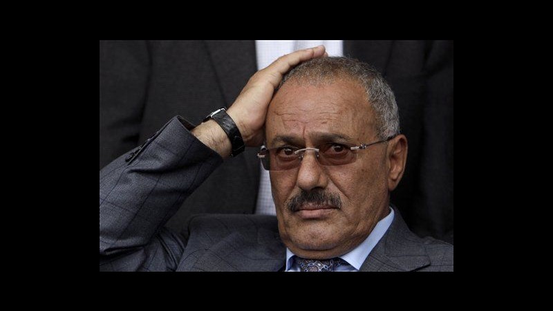Yemen, Saleh riunisce gli ufficiali: Do l’addio e chiedo perdono