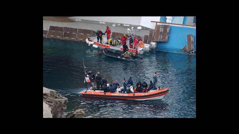 Nave Costa, riprese le ricerche