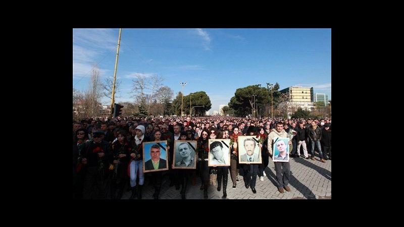Albania, migliaia a Tirana per anniversario uccisione 4 dimostranti