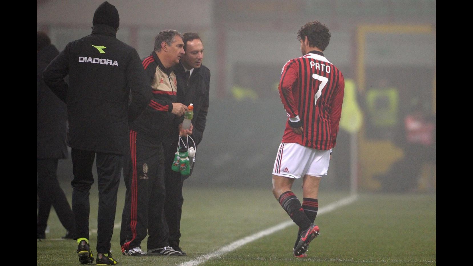 Milan, Pato fuori 3-4 settimane e ‘Striscia’ consegna tapiro