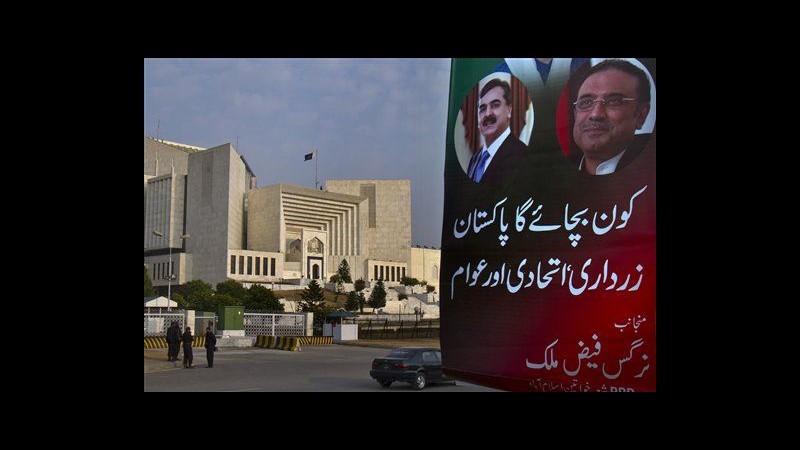 Pakistan, premier davanti Corte suprema per rispondere accusa oltraggio