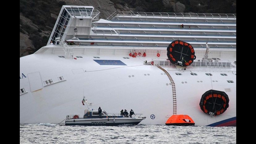 Nave Costa, mamma bambina dispersa: Portatemela a casa presto
