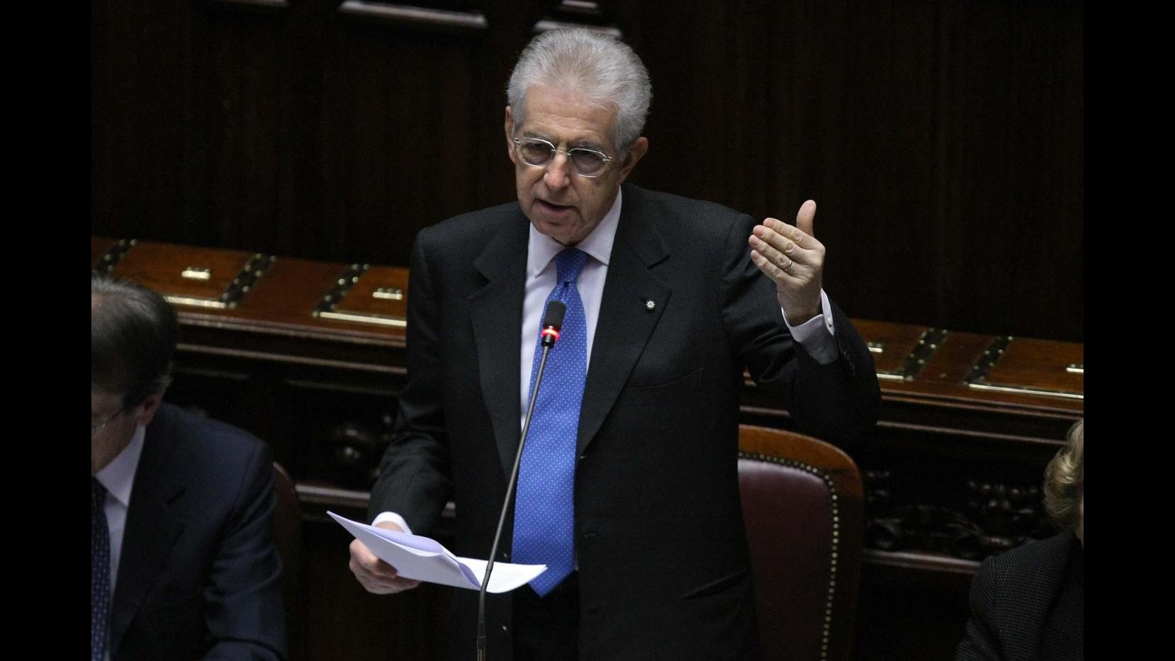Monti: Chi evade condanna suoi figli