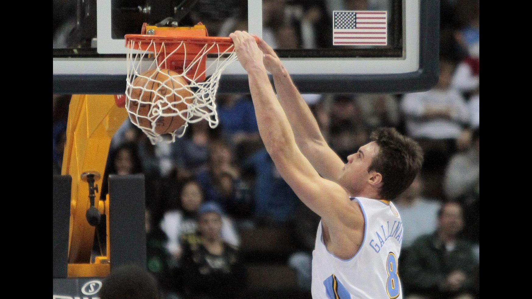 Nba: sorridono Gallinari e Denver, Miami batte San Antonio