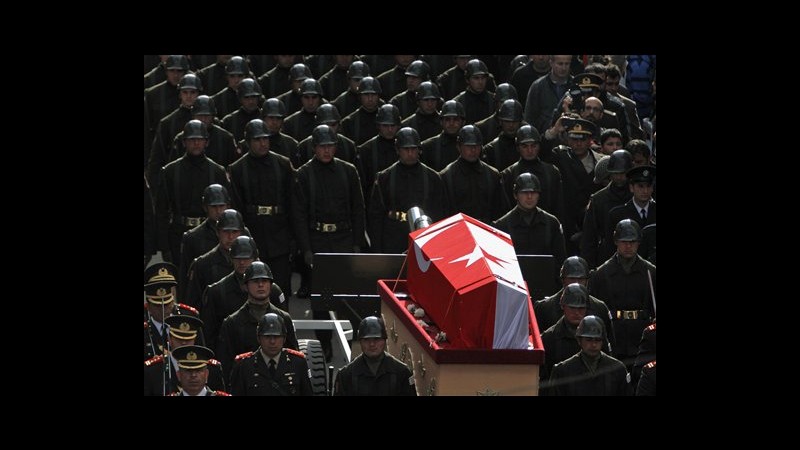 Cipro, funerali leader turco-cipriota Denktash, presenti Erdogan e Gul