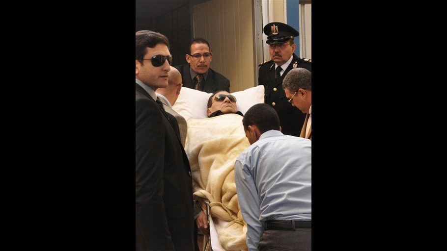 Processo Mubarak, difesa: Non è tiranno, ma uomo onesto e devoto a Paese