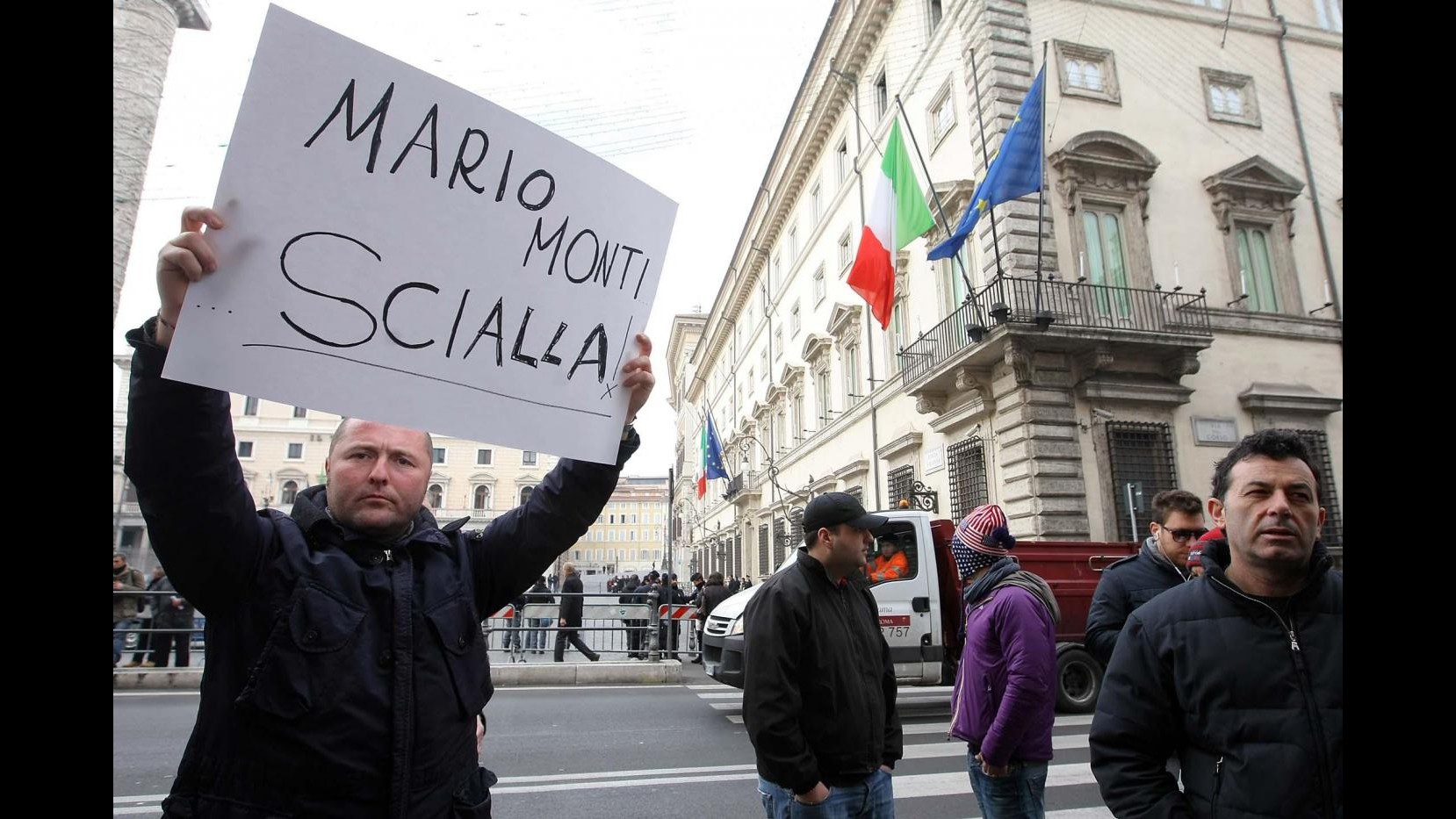 Liberalizzazioni, Monti incontrerà tassisti alle 18