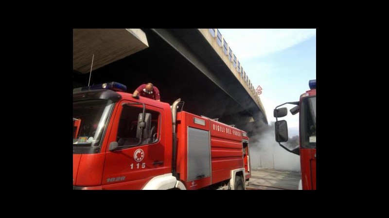 Palermo, crolla palazzina di 3 piani: al lavoro vigili fuoco