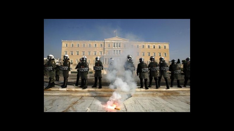 Grecia, governo accetta taglio di 15mila posti pubblici
