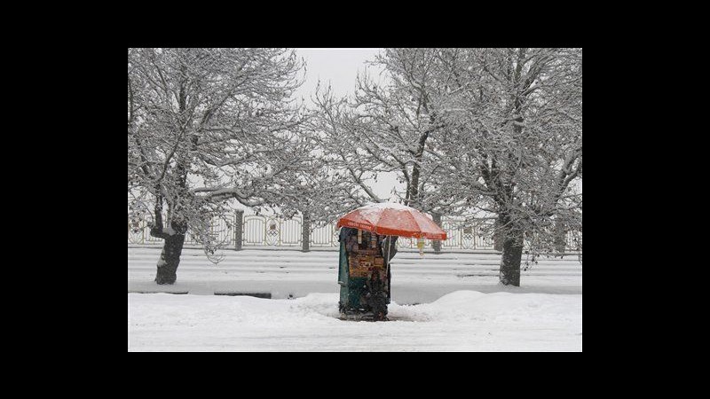 Afghanistan, aeroporto Kabul chiuso da oltre 24 ore per neve