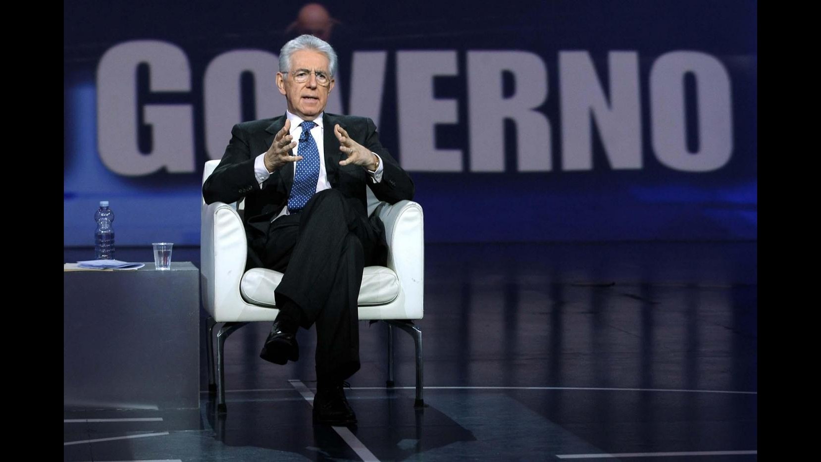 Monti: Articolo 18, banche e giovani