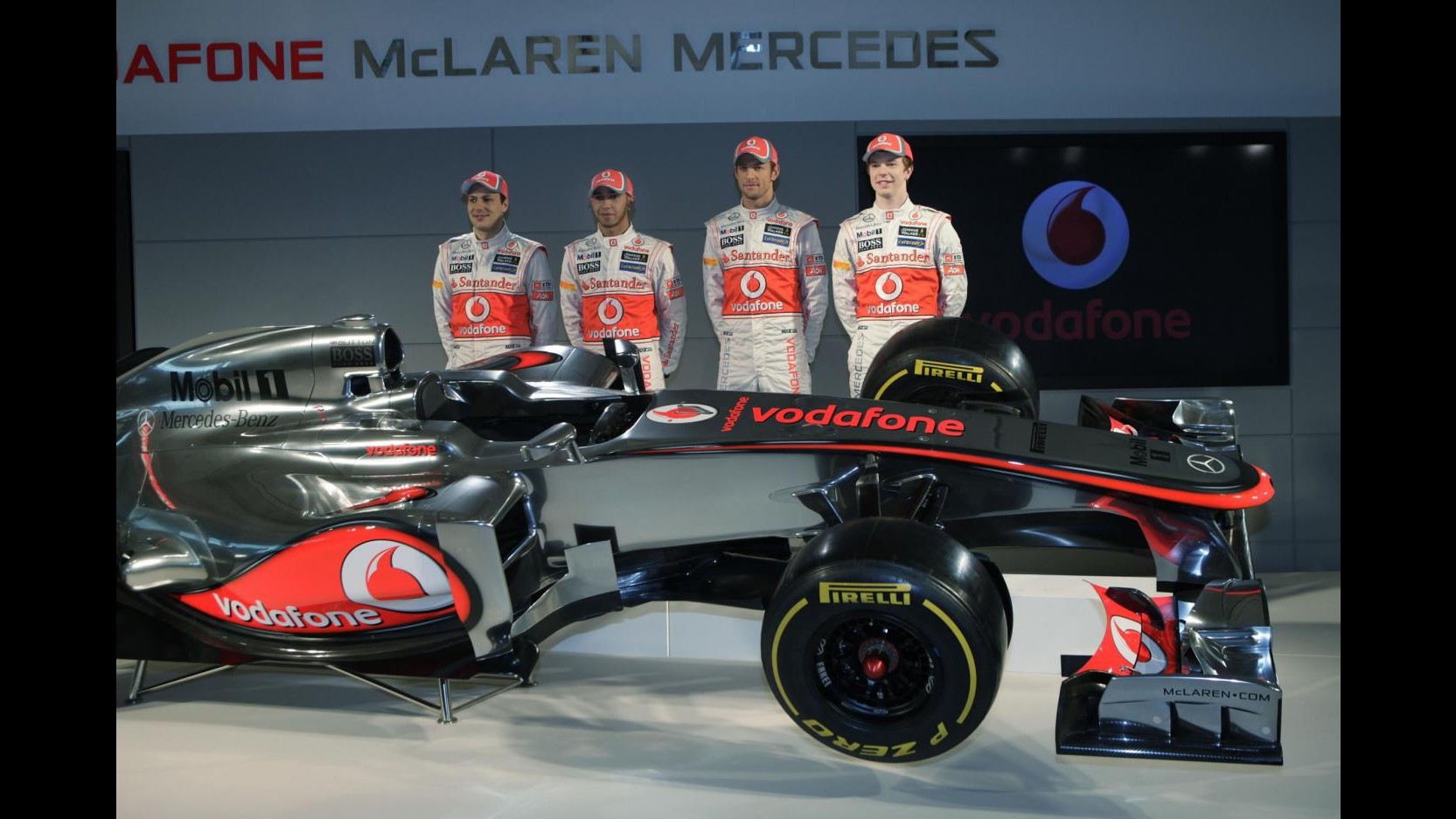 F1, McLaren presenta la nuova MP4-27