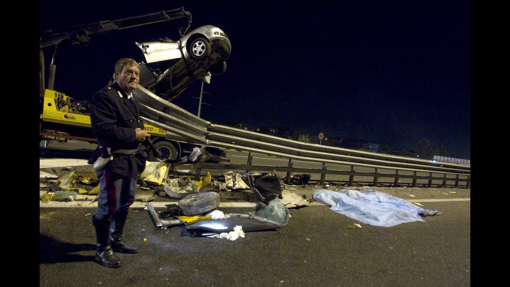 Taranto, grave incidente stradale: 3 morti e 10 feriti