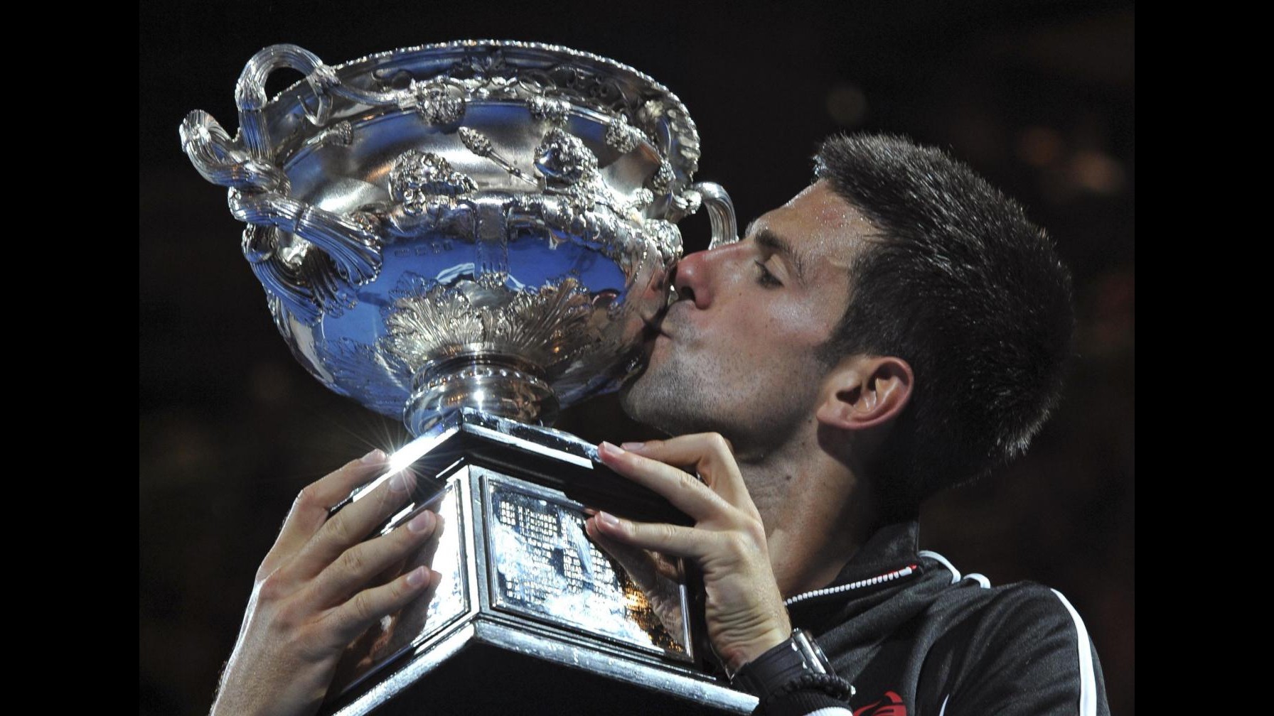 Australian Open, Djokovic trionfa su Nadal al quinto set