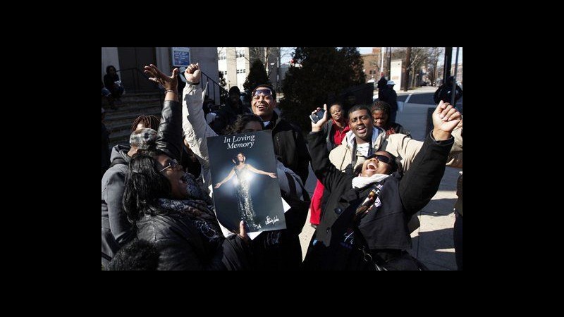 Whitney Houston, l’ultimo saluto nella chiesa dove iniziò a cantare