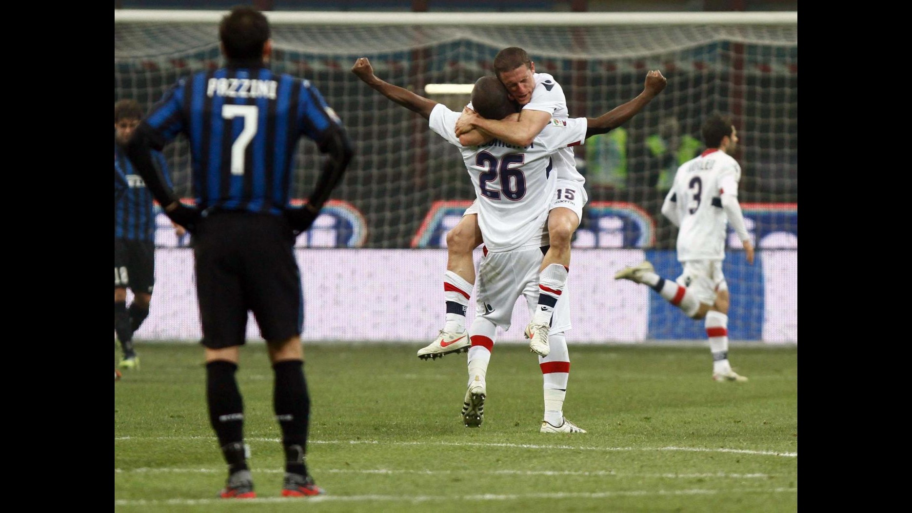 Inter e Fiorentina crollano in casa, Bologna e Napoli in festa