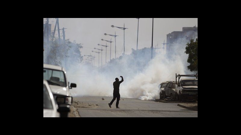 Senegal, proteste nonostante divieto: polizia usa gas lacrimogeni