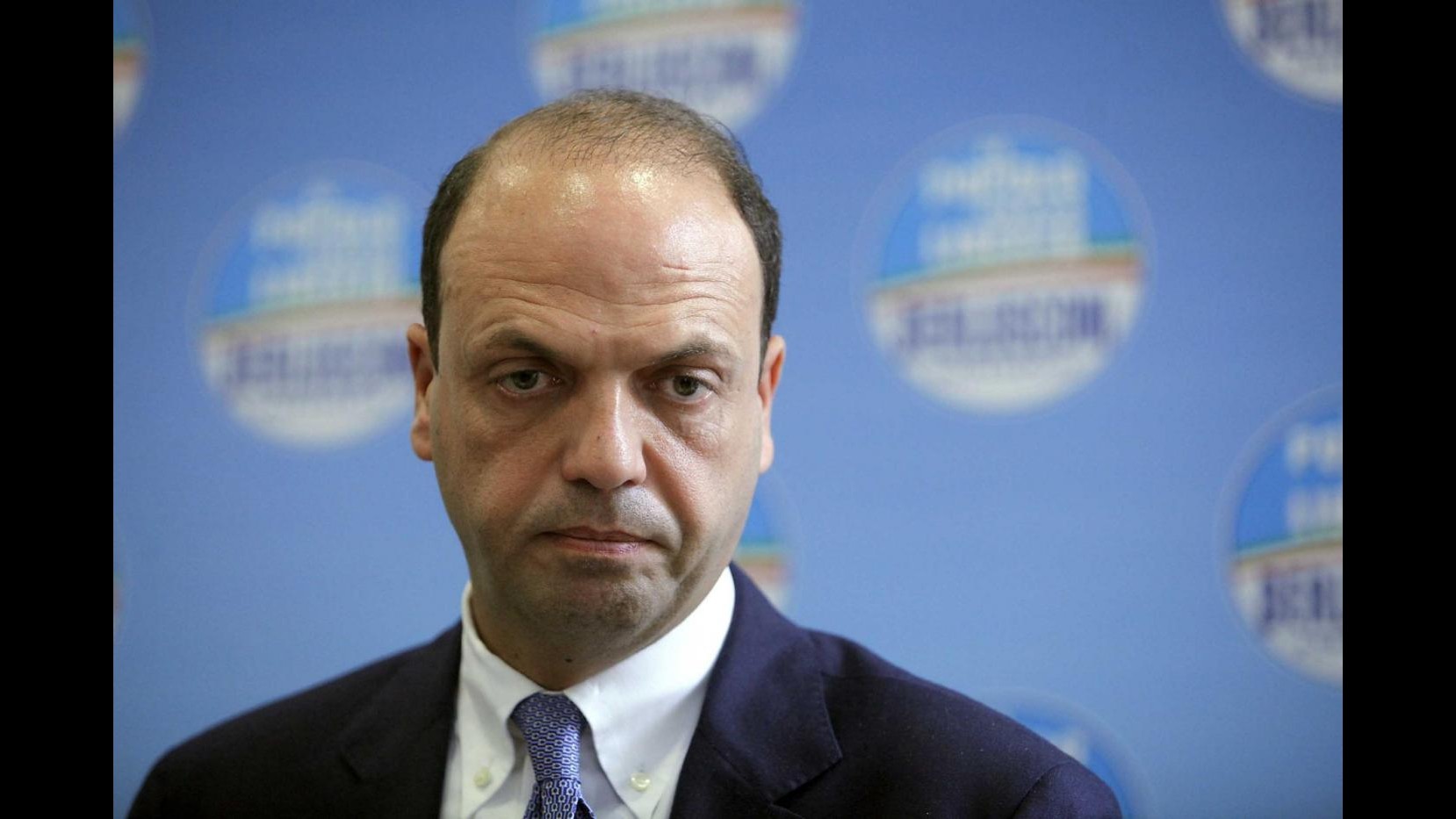Alfano: Pronti a sospendere congressi