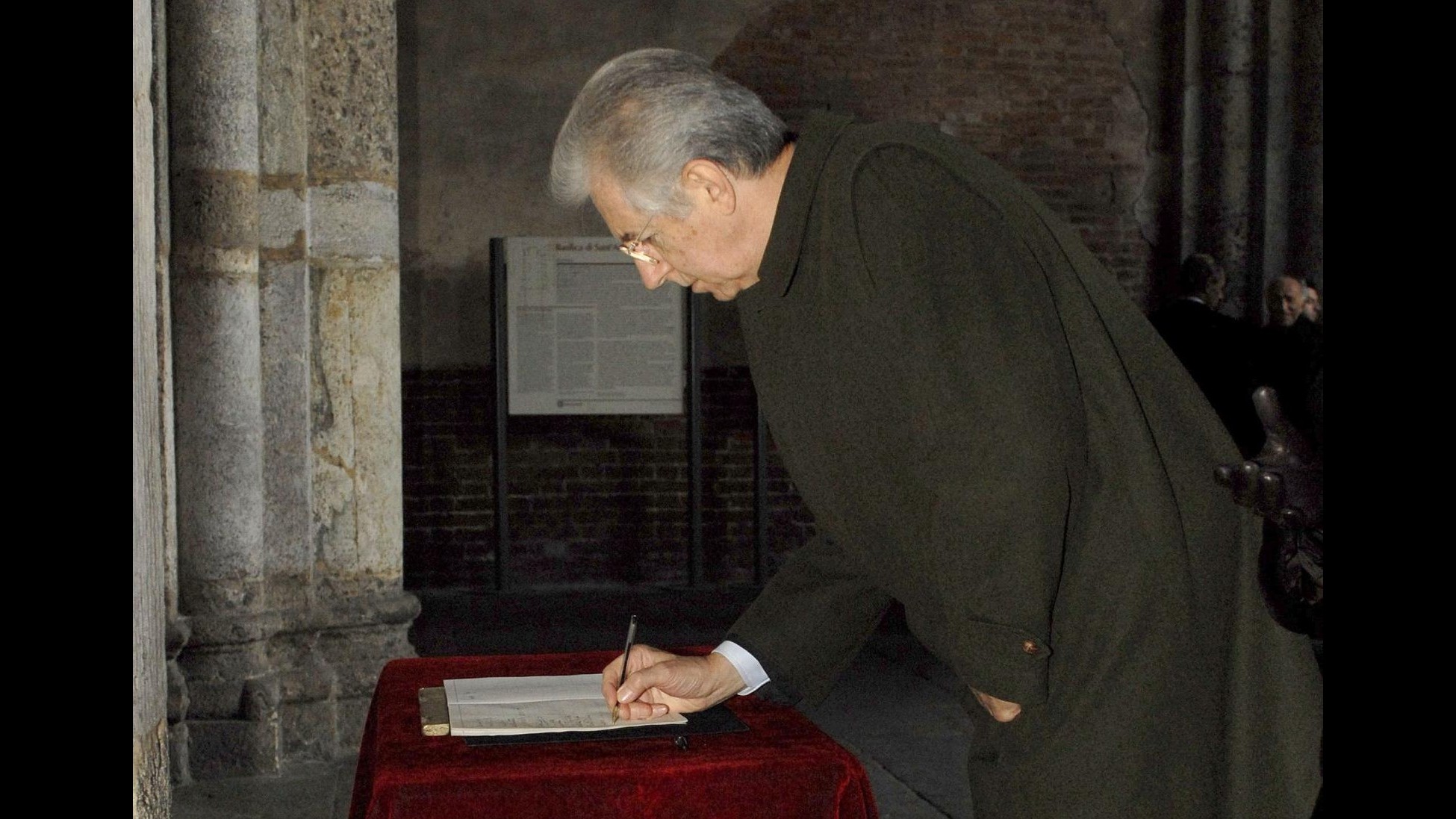 Ue: Bene Monti su Ici alla chiesa