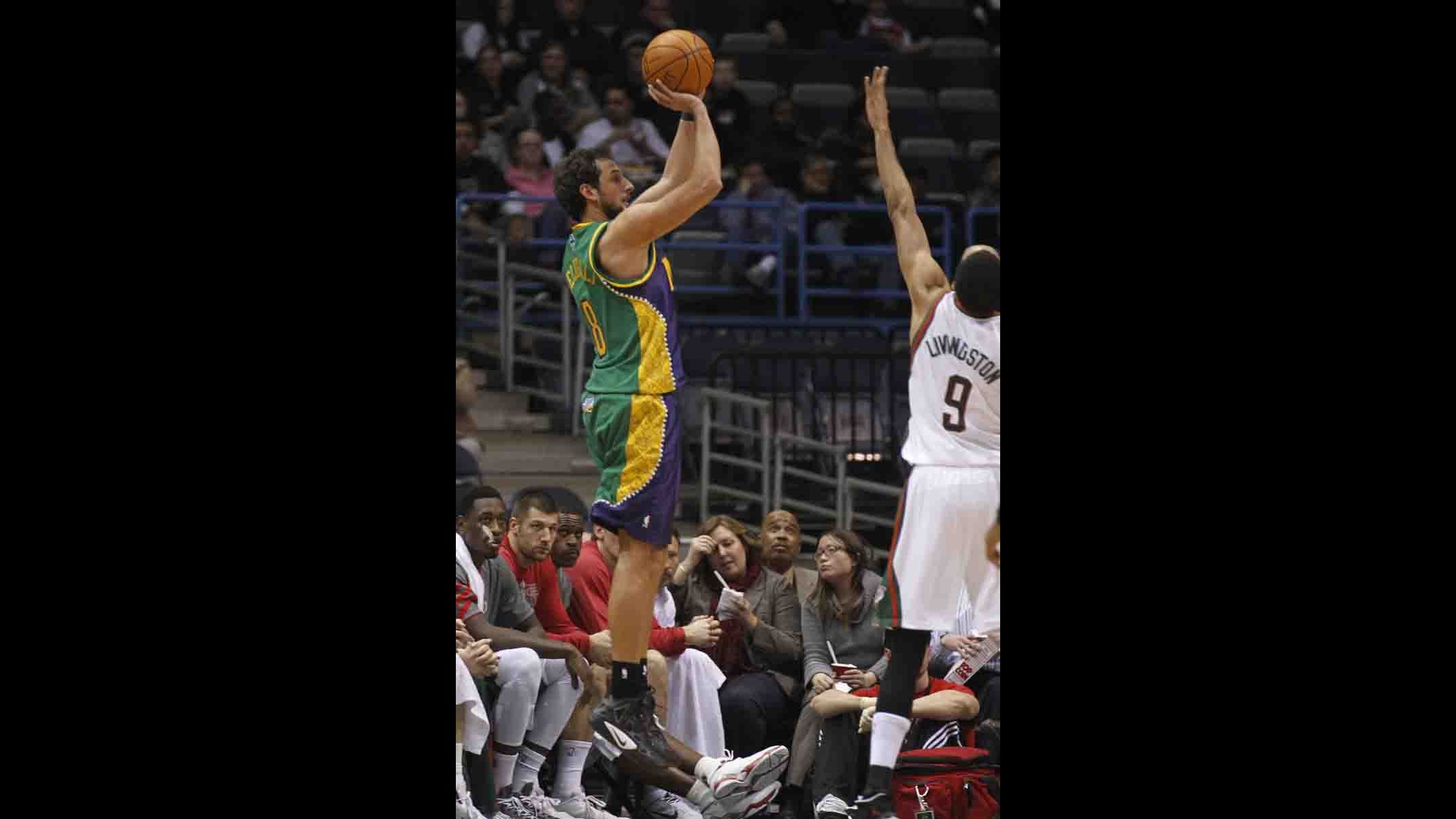 Nba, Belinelli è super e gli Hornets espugnano Milwaukee.