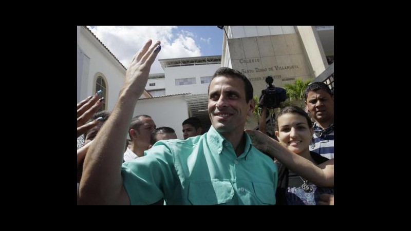 Venezuela, opposizione sceglie Capriles per sfidare Chavez