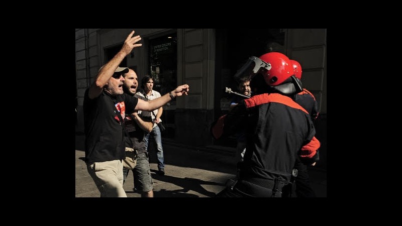 Spagna, protesta contro riforma lavoro a Puerta del Sol: 9 arresti