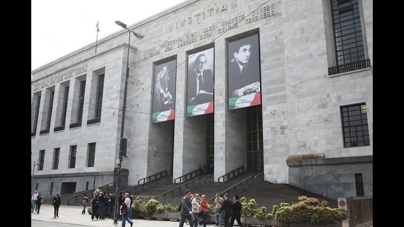 Mills, giudici: Nuovi testimoni sono perdita di tempo