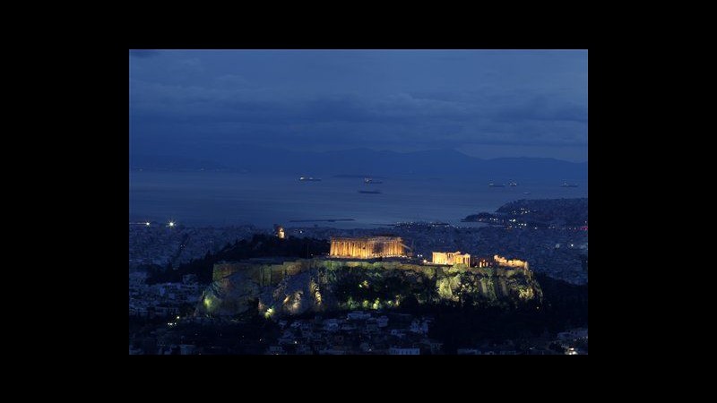 Grecia, raggiunto accordo su nuovi tagli. Dubbi della Germania