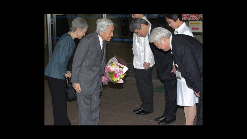 Giappone, imperatore Akihito lascia ospedale dopo operazione al cuore