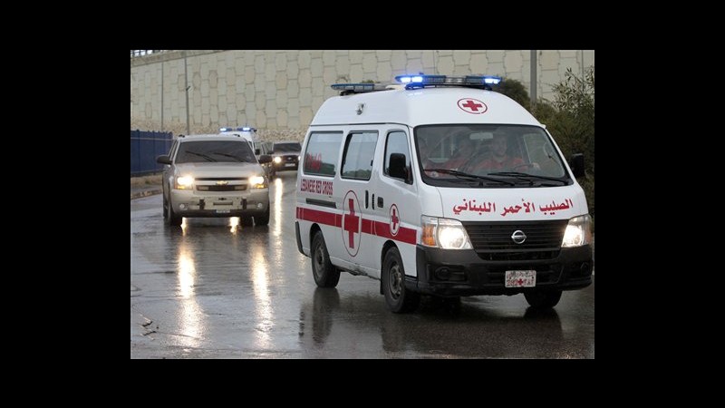 Siria, raid esercito su Homs, ancora bloccati aiuti Croce rossa