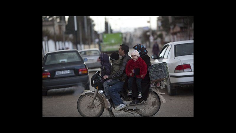 Siria, convoglio aiuti Croce rossa diretto a Homs