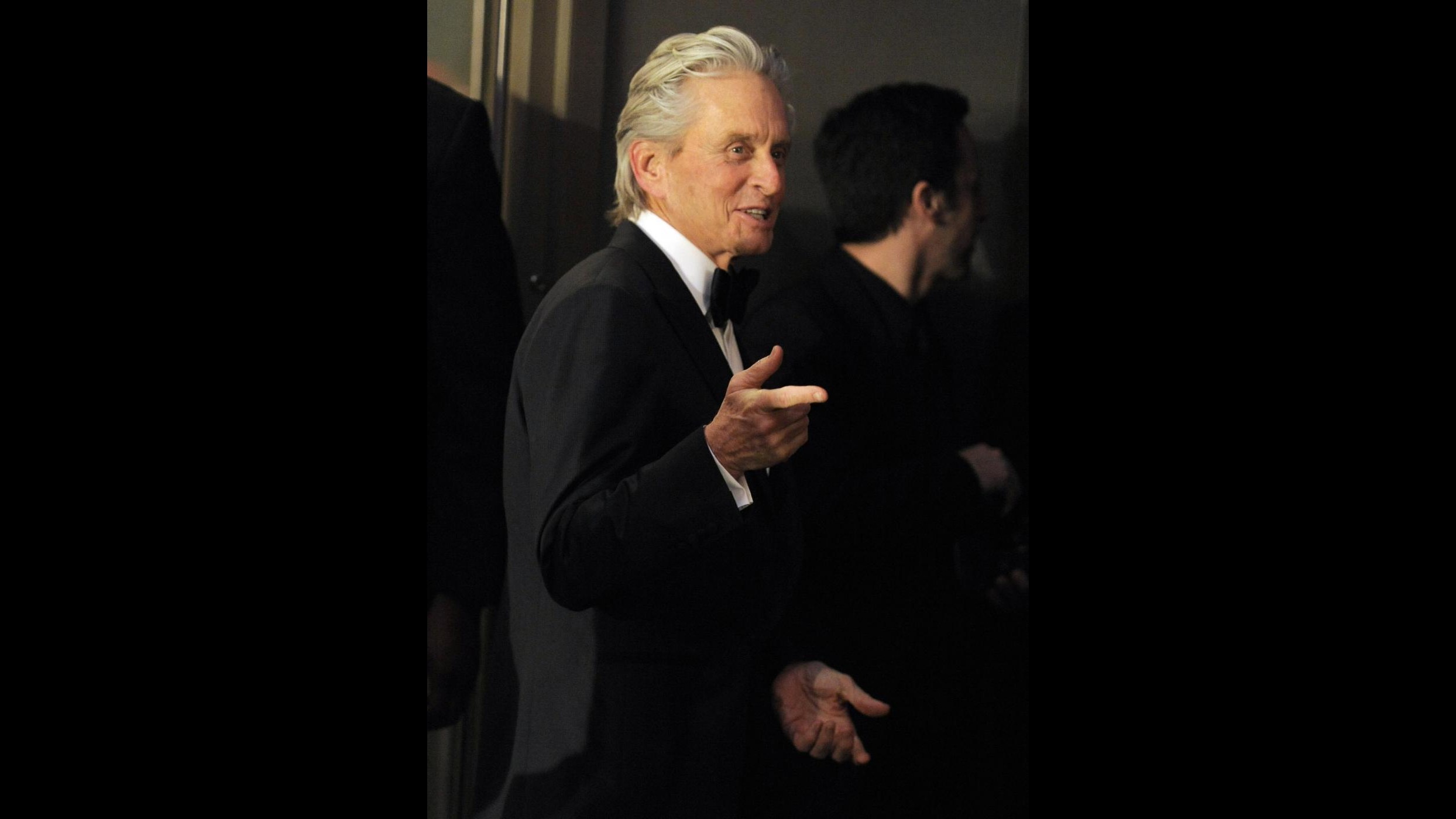 Michael Douglas promuove concorso arte Onu per bambini contro nucleare