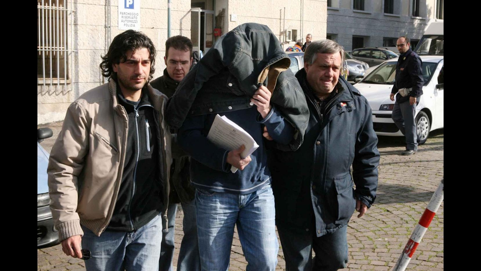 Napoli, punito dal clan per aver spacciato cocaina senza ‘il permesso’