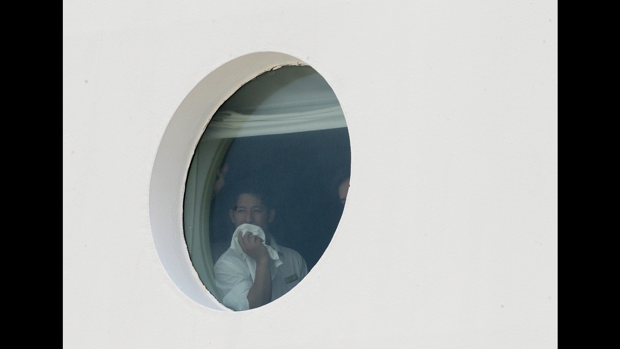 Costa Allegra, via allo sbarco a Mahè