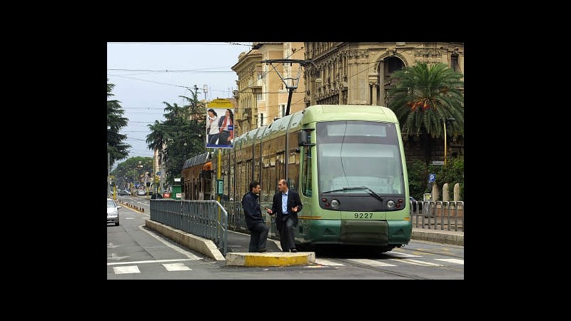 Roma, scontro tra due tram: 18 feriti