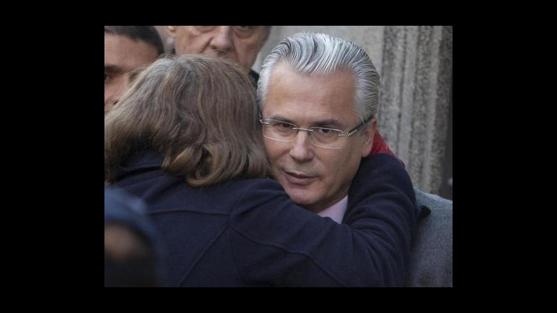 Ex giudice spagnolo Garzon assolto per causa scomparsi franchismo