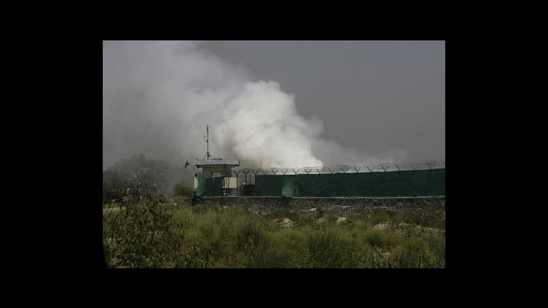 Afghanistan, attentato aeroporto Jalalabad dopo rogo Corano: 9 morti