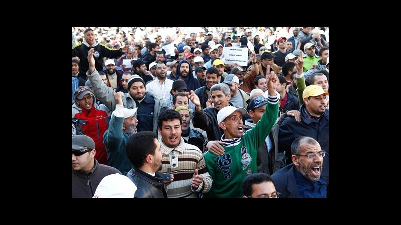 Siria, migliaia in marcia a Casablanca in Marocco contro repressione