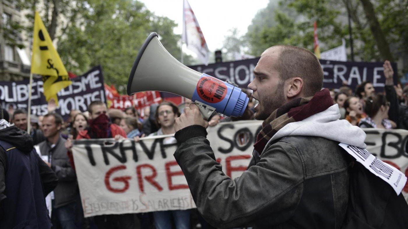 Scontri a corteo Parigi contro riforma lavoro: 21 fermi e 26 feriti