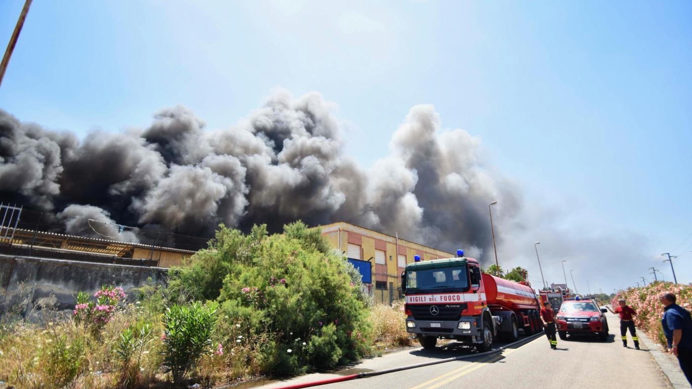 Palermo, incendi da Lascari a Madonie: oltre cento evacuati