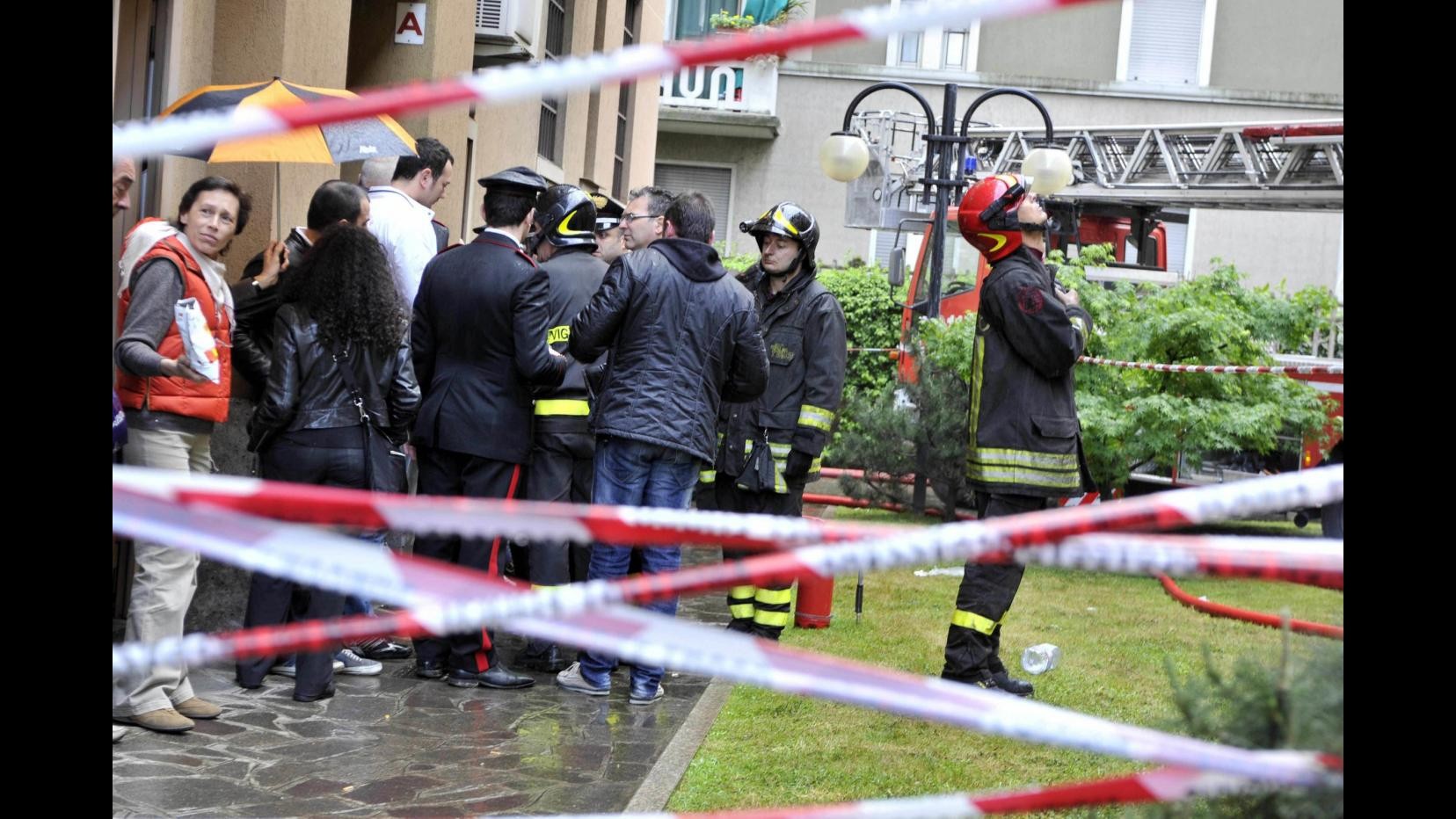 Incendio in palazzina a Roma, 3 feriti
