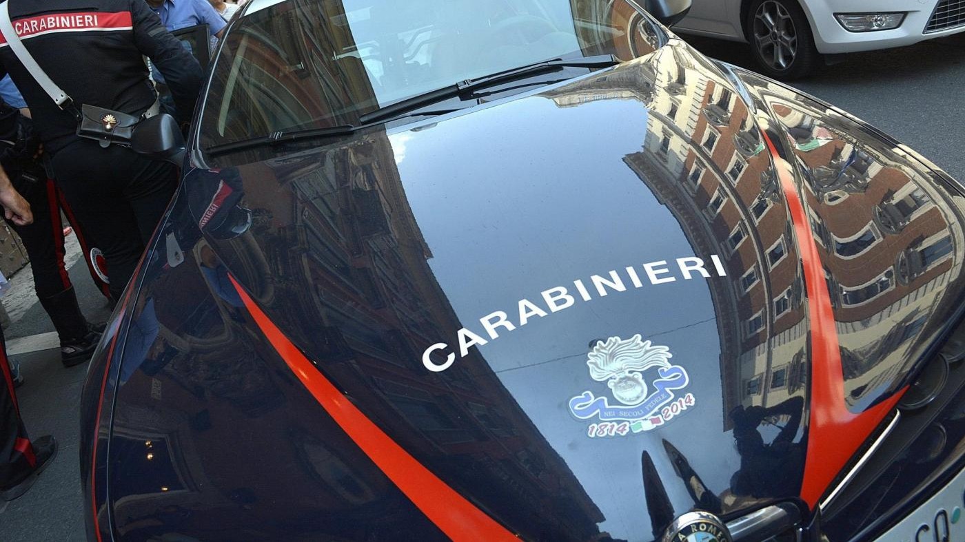 Ragusa, neonata chiusa in auto salvata dai carabinieri