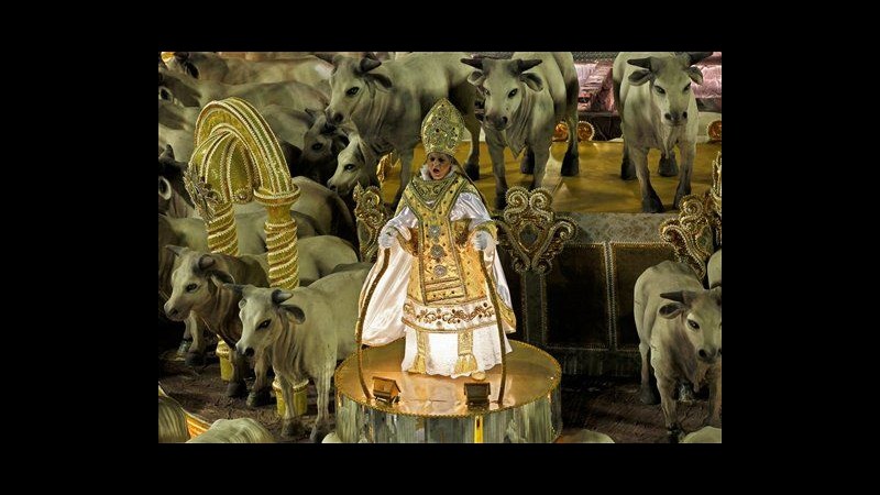 Brasile, a carnevale Rio carro di evangelizzatori: Così salviamo anime