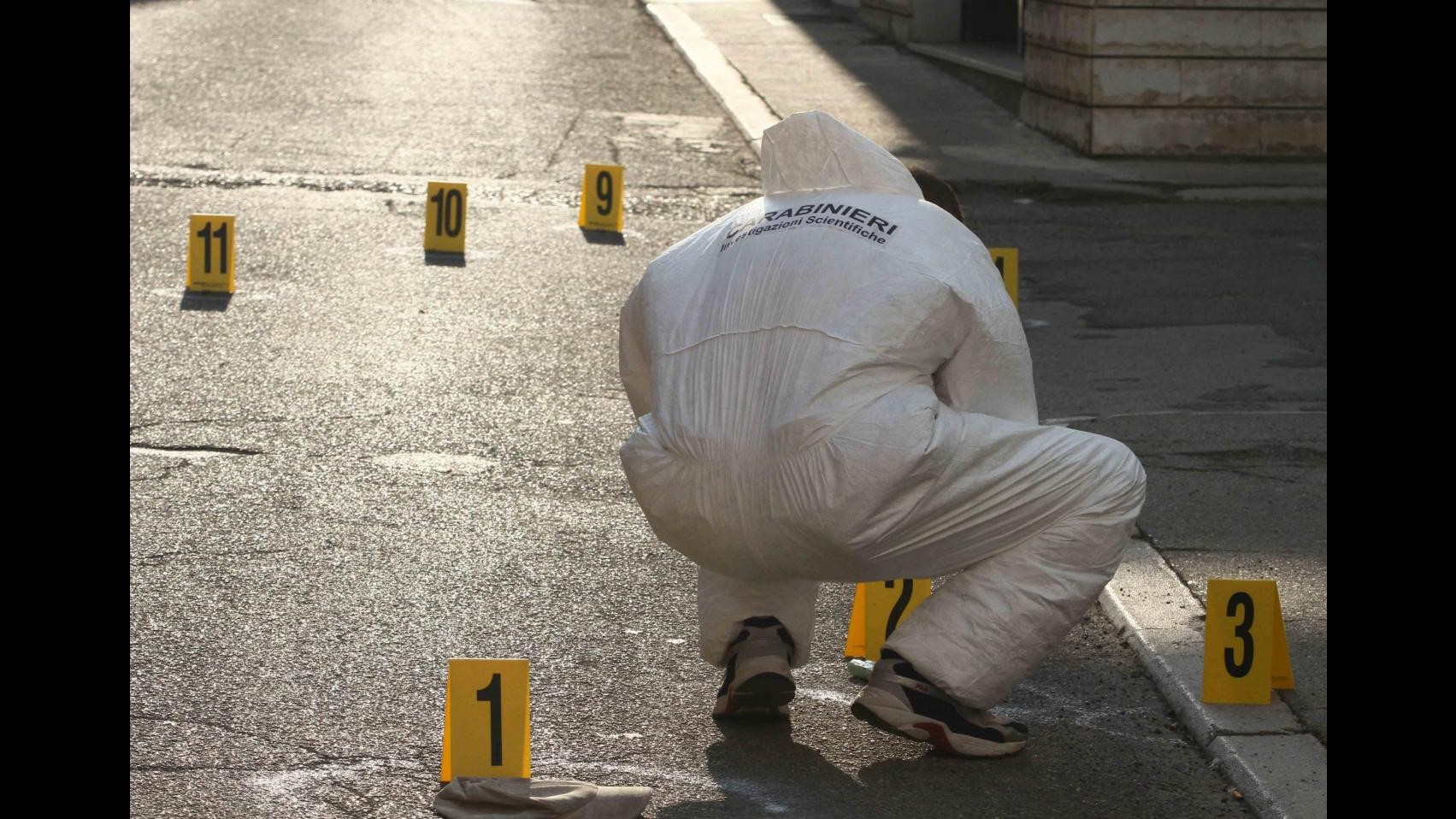 Roma, rapina in distributore benzina: morto gestore, ferito fratello