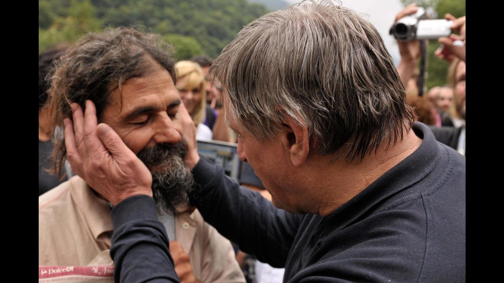 Tav, Turi Vaccaro scende dall’albero grazie a intervento di don Ciotti