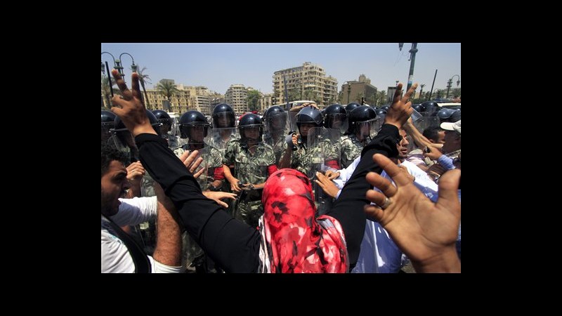 Polizia egiziana disperde attivisti in piazza Tahrir per Radaman