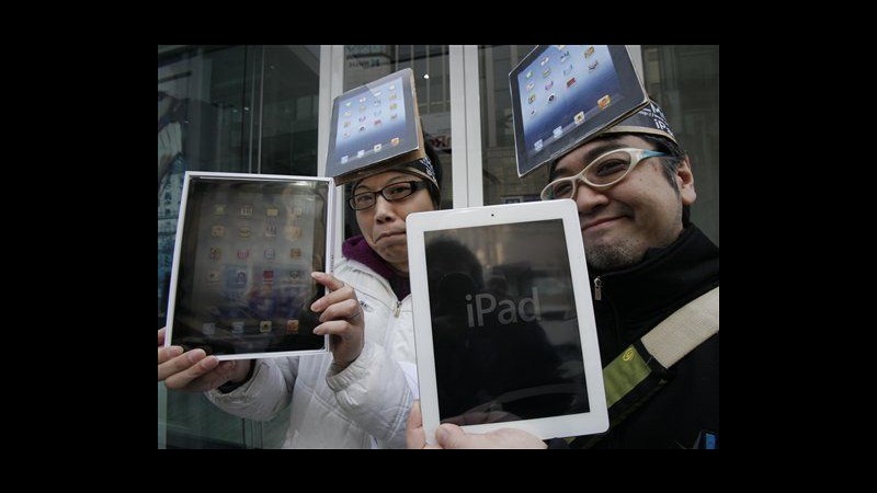 Apple, al via vendite nuovo iPad, lunghe code a Tokyo e Hong Kong