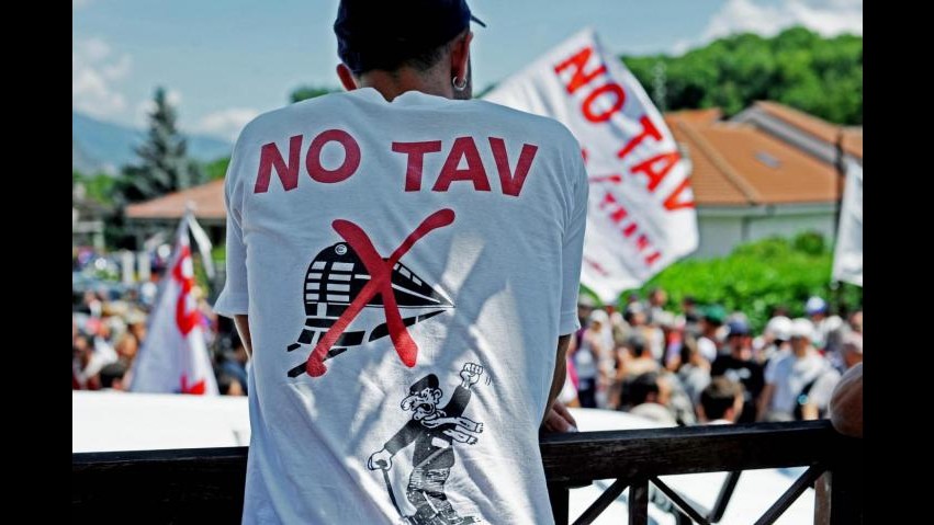Blitz No Tav nel torinese, bloccato Tgv proveniente da Parigi