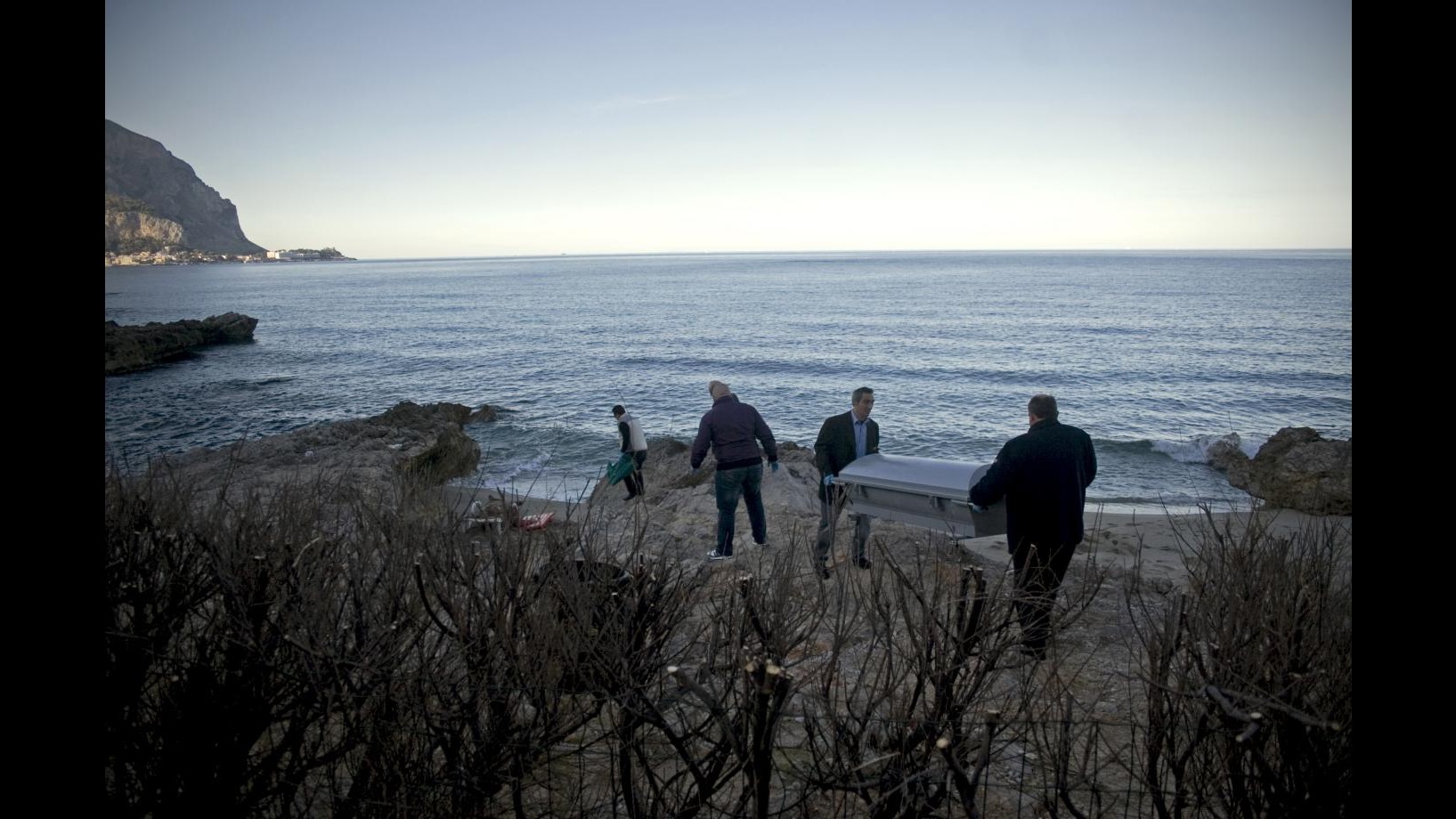 Trovato cadavere di un 76enne in mare nel teramano, forse suicidio